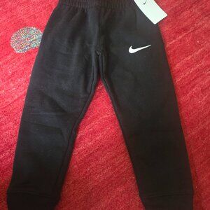 Nwt Nike boy's pant size 4